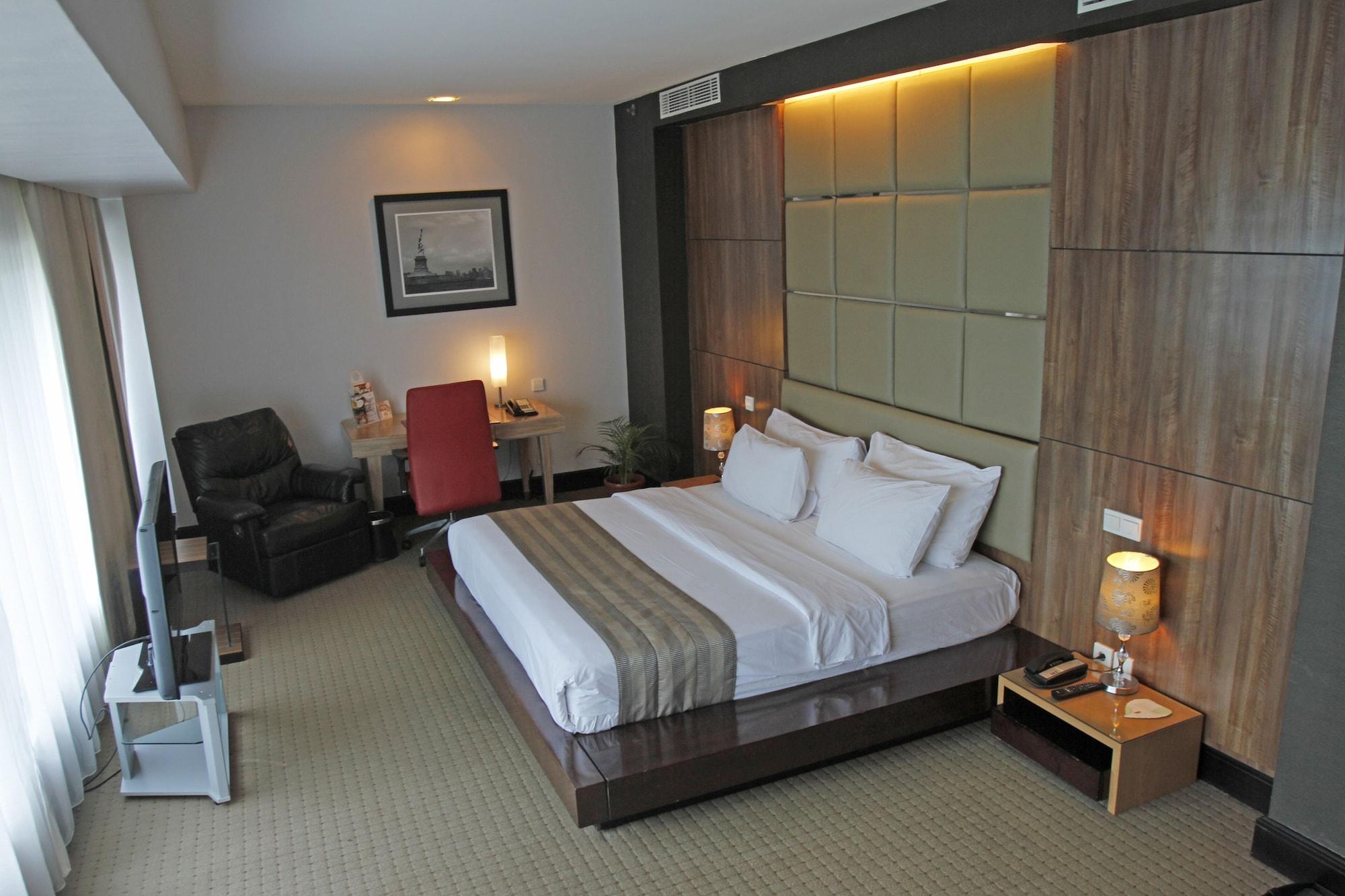 Manhattan Hotel Jakarta Jacarta Exterior foto